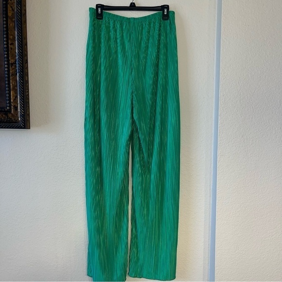 Good American Green Always Fits Plisse Wide Leg Pants - Picture 5 of 8